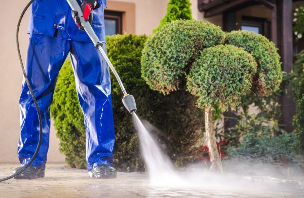 Driveway Cleaning in Olathe