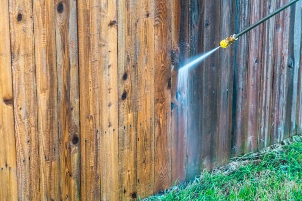 Fence Washing in Olathe