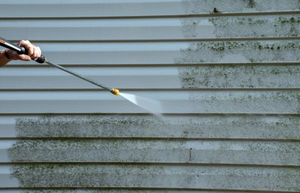House Pressure Cleaning in Olathe