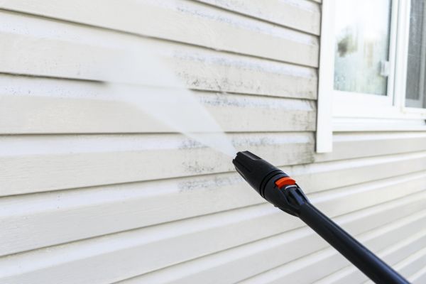 Vinyl Siding Washing in Olathe
