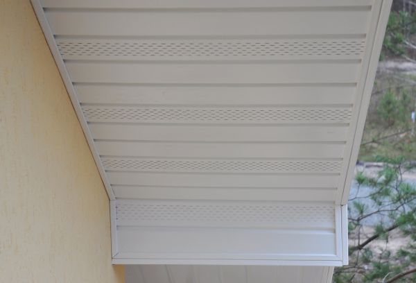 Soffit Dirt Removal in Olathe
